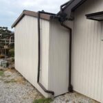 【新城市】錆びたトタン外壁をガルバリウム鋼板に張り替え|耐久性と美観を一新