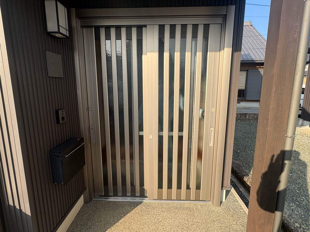 【新城市】玄関引戸を一日でリフォーム・新城市F様